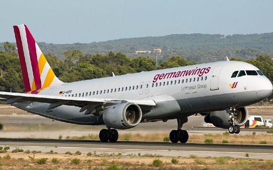 失事客机的注册号为D-AIPX,属于A320-200机型,首飞时间为1990年11月,次年2月交付,到目前为止飞行了24年4个月