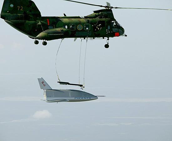 PHOENIX空天飞行器就类似X-37B,也拥有一对小机翼,使用火箭发射入轨,完成任务后可自主脱离轨道,返回地面