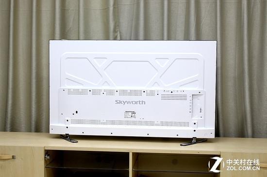 创维55G7200的机身背面