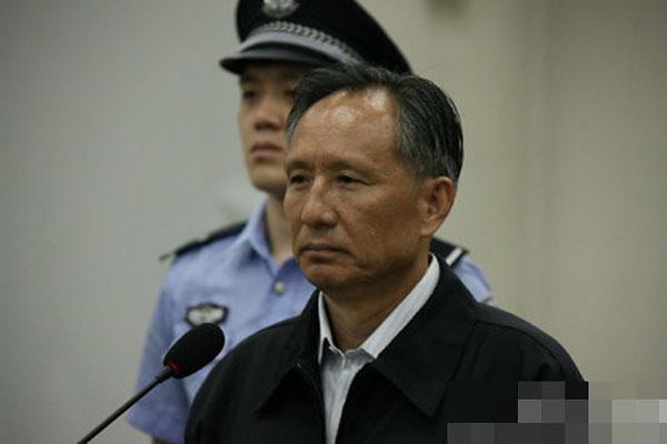 张曙光受审