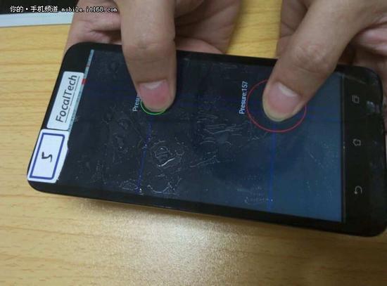 ▲同时支持多点触控以及Force Touch的触摸屏