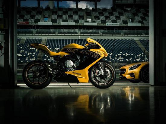 F3 800