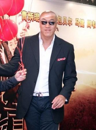 退役后他成为一名体育产业经营者,而在正业之外,他还热衷演戏。