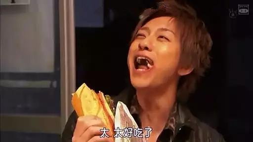 为什么当我们感到没人爱的时候就会吃垃圾食品?咳咳,下面有了解释: