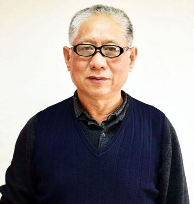 张进新近影