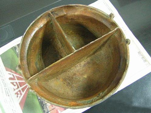 东汉三格“火锅”