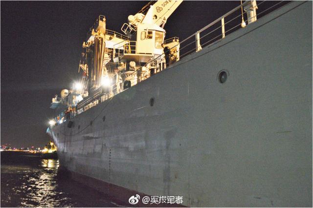 中国军舰在伦敦宿舶夜景迷人