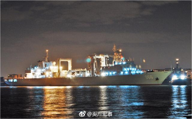 中国军舰在伦敦宿舶夜景迷人