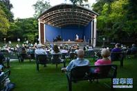 德国法兰克福棕榈园开启夏日音乐季