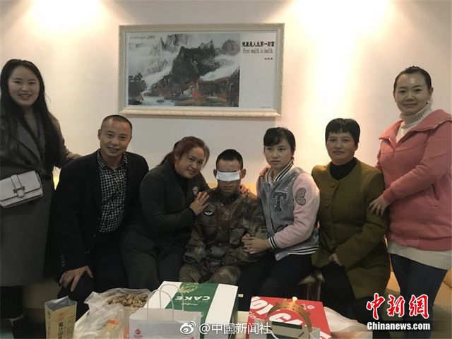 ����Ӣ�۶Ÿ�������Ը���������������׹��µĲ���Ա