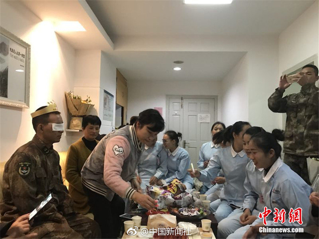 ����Ӣ�۶Ÿ�������Ը���������������׹��µĲ���Ա