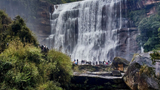 貴州遵義：赤水丹霞大瀑布?xì)鈩?shì)磅礴
