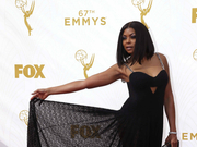 艾美奖《嘻哈帝国》卡姐塔拉吉黑裙现身 