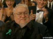 《权力》之父马丁现身艾美 网友催快填坑