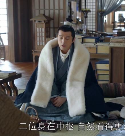 长款毛领引领风尚