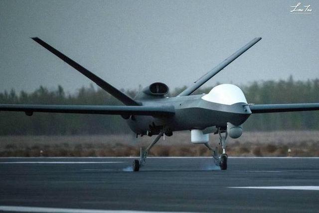 沙特空军展示中国制彩虹无人机