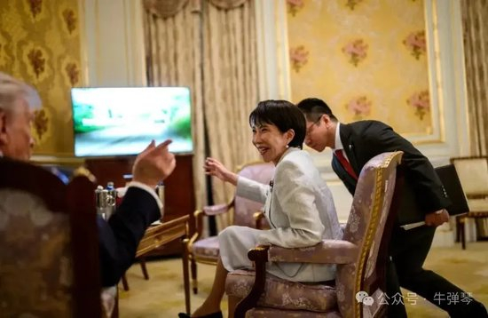 这两幕,真有点辣眼睛