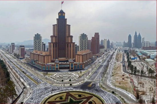 朝鲜“万套住宅”震撼亮相，金正恩现场感叹：5年的辛苦没白费