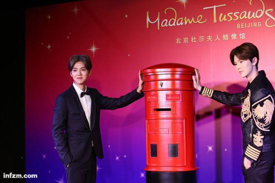 2016年1月7日,鹿晗的蜡像入驻北京杜莎夫人蜡像馆,成为首位获此机会的90后演艺明星。(视觉中国/图)