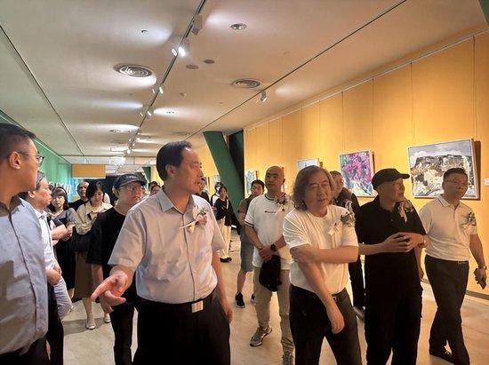 “行者——张国忠油画作品展”在济南市美术馆开幕