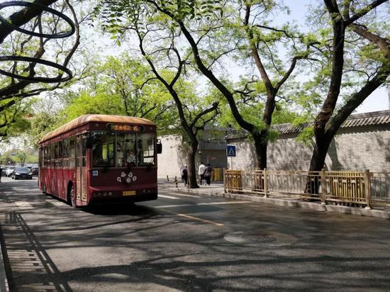 银隆生产的“铛铛车”行驶在北京街头
