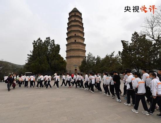 【央视快评】以学铸魂，筑牢信仰之基、补足精神之钙、把稳思想之舵