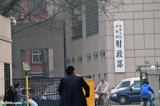 财政部副部长王保安的讲话称,预计2020年全国城镇化率达到60%,由此带来的投资需求约为42万亿元。