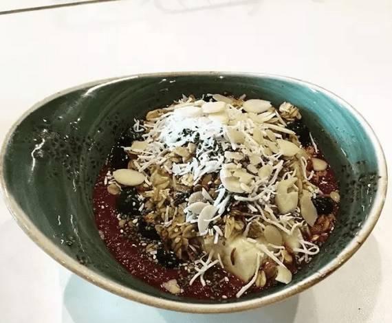 acai bowl巴西树莓碗