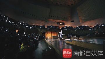 1月14日,上海交响乐团音乐厅,金承志在指挥。受访者供图