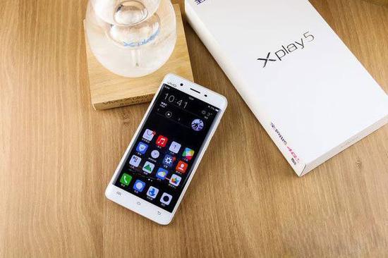 Xplay 5旗舰版是vivo第一款超过4000元的手机