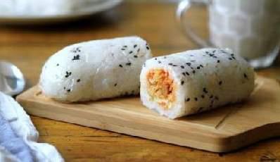 江南地区十分常见的小吃:粢饭团