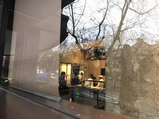 上海武康路Farine的面包店。
