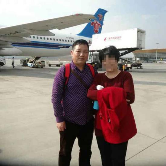 谭福林(左)参与了2月11日和3月12日的两起医闹事件。受访者供图