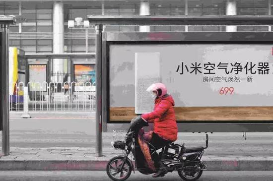 一大批主打性价比的国产空气净化器品牌也在空气重污染持续的天气里一再脱销