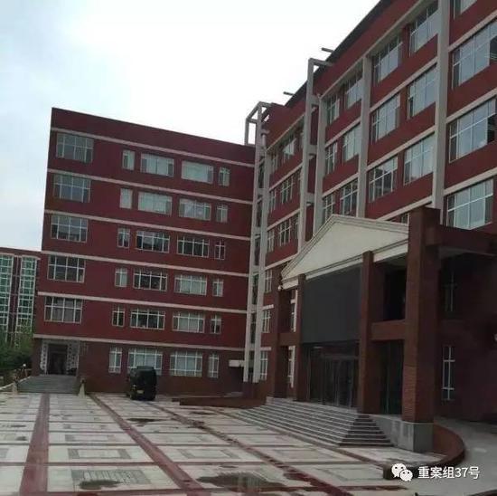 ▲事发的学校校舍外观。 图片来自网络