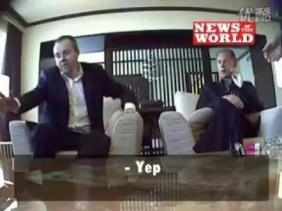 希金斯被勾兑时的偷拍画面