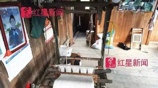 ▲石奶引家的织布机
