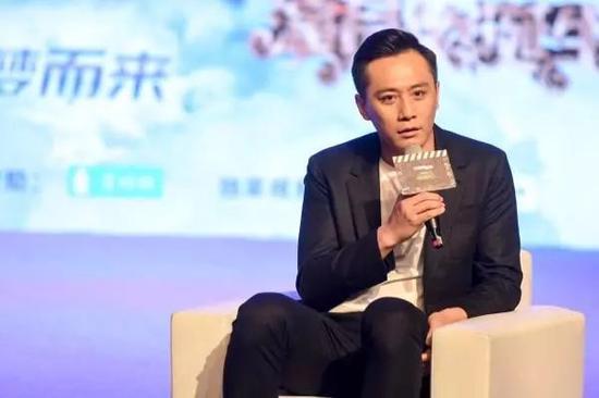三个导师里,刘烨受到的质疑不亚于章子怡。