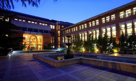 清华大学图书馆。来源:清华大学官网