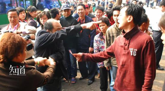 吵架,每时每刻都在身旁上演。(东方IC/图)