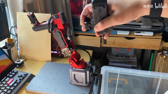 放弃200万年薪，32岁“天才少年”要兑现“极客的浪漫”