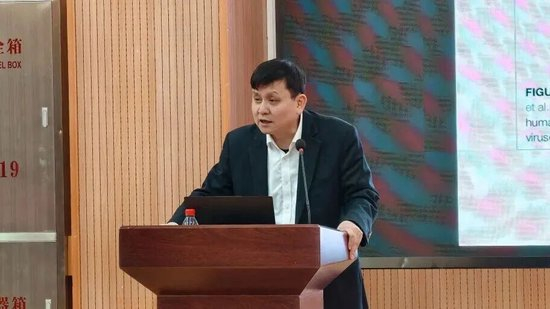 印度暴发疫情详情披露：护士或误饮蝙蝠污染的椰枣汁，传染同事，均现高烧和呼吸困难！张文宏发声