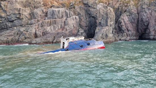 疑似中国籍船只在韩国沉没现场曝光！领馆称系货船，暂无伤亡