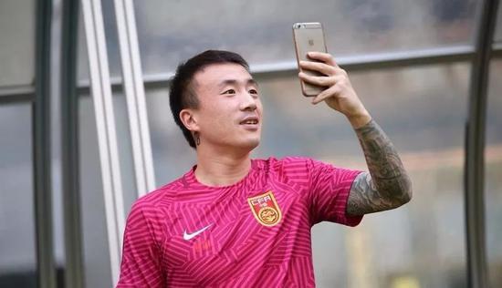 王永珀文身在国内球员中也是出名的。