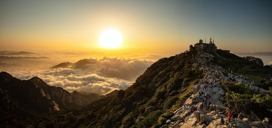 女孩在长城诵诗引共鸣 哪些“诗和远方”打动了你