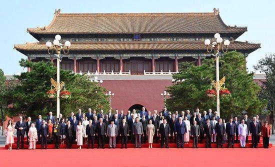 致敬民族英雄历史,坚定和平发展信念,中国胜利日大阅兵令世界瞩目