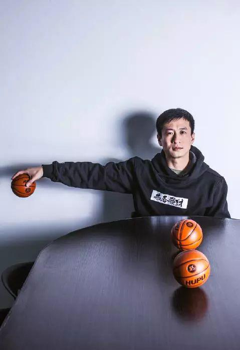 在虎扑创始人、董事长程杭看来,虎扑承载的是高浓度的球迷文化(图片来源:《中国企业家》,摄影/贾睿)