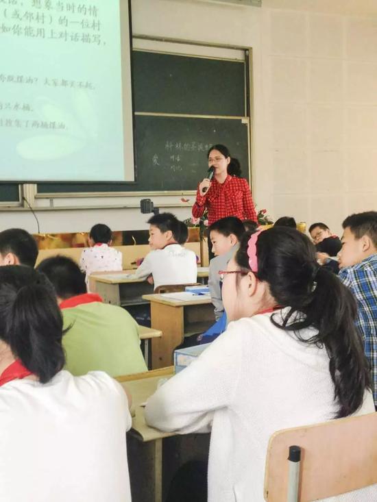 课堂上的王悦微。受访者供图