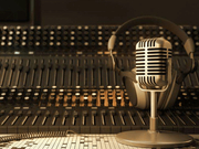 金庸私人葬礼于12日傍晚举行，翌日出殡