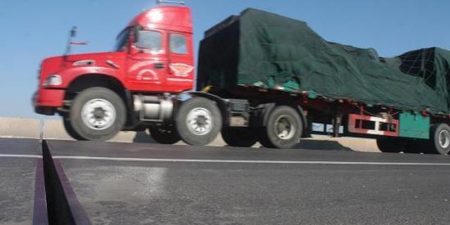 大桥开裂7厘米 养护方称没事